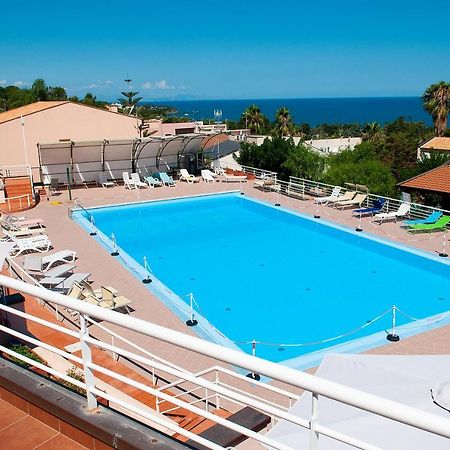Sunnyhomecefalu39 Buitenkant foto