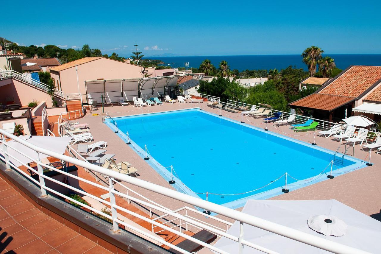 Sunnyhomecefalu39 Buitenkant foto